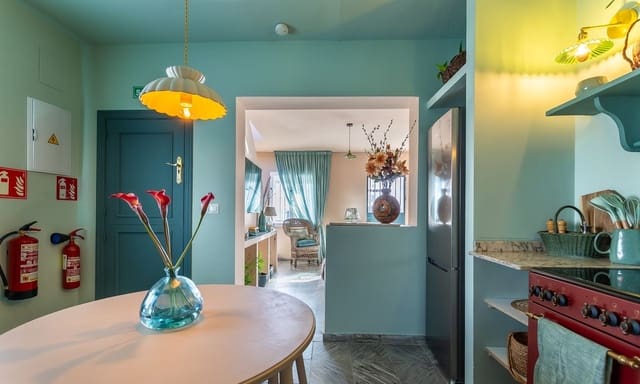 Casa de 4 habitaciones en San Pedro de Alcántara Pueblo, Marbella en venta con piscina - 590.000 € (Ref: 9701539)