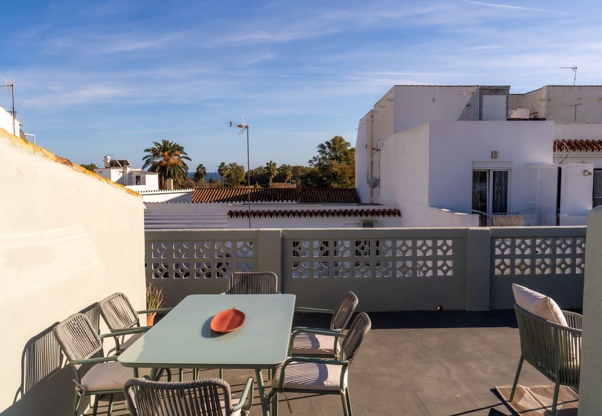 Casa de 4 habitaciones en San Pedro de Alcantara en venta con piscina - 590.000 € (Ref: 9701539)