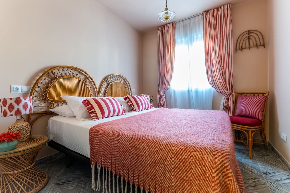 Casa de 4 habitaciones en San Pedro de Alcantara en venta con piscina - 590.000 € (Ref: 9701539)