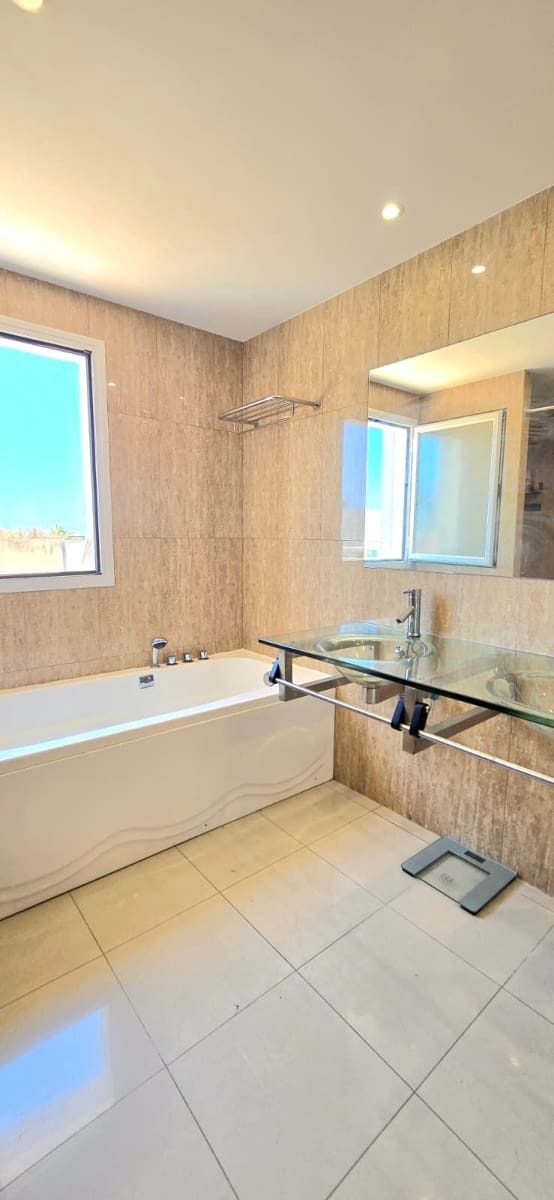 3 camera da letto Casa in vendita in El Paraiso - 559.000 € (Rif: 9701540)