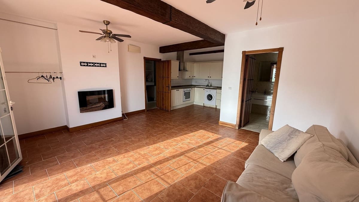 5 bedroom Villa for sale in Alhaurin de la Torre with pool - € 695,000 (Ref: 9701541)