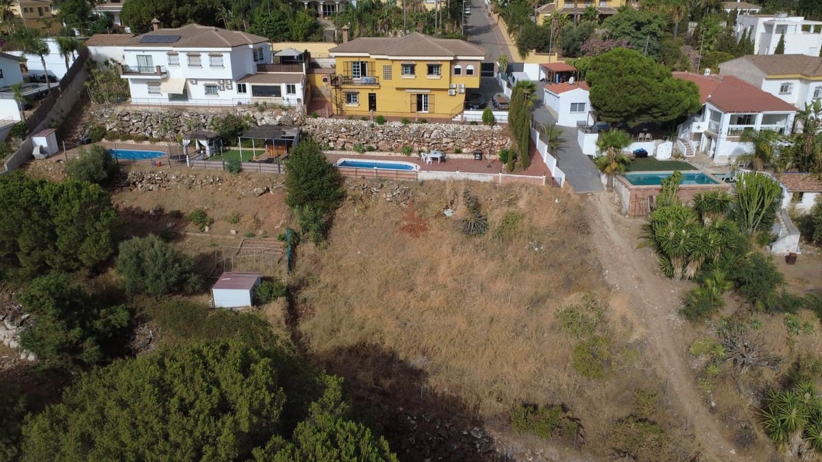 5 bedroom Villa for sale in Alhaurin de la Torre with pool - € 695,000 (Ref: 9701541)