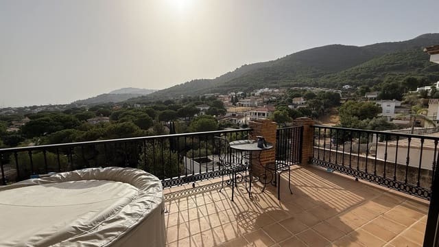 5 soverom Villa til salgs i Alhaurín de la Torre med svømmebasseng - € 695 000 (Ref: 9701541)