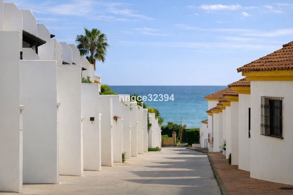 4 soveværelse Semi-Rækkehus til salg i Manilva med swimmingpool garage - € 549.900 (Ref: 9701542)