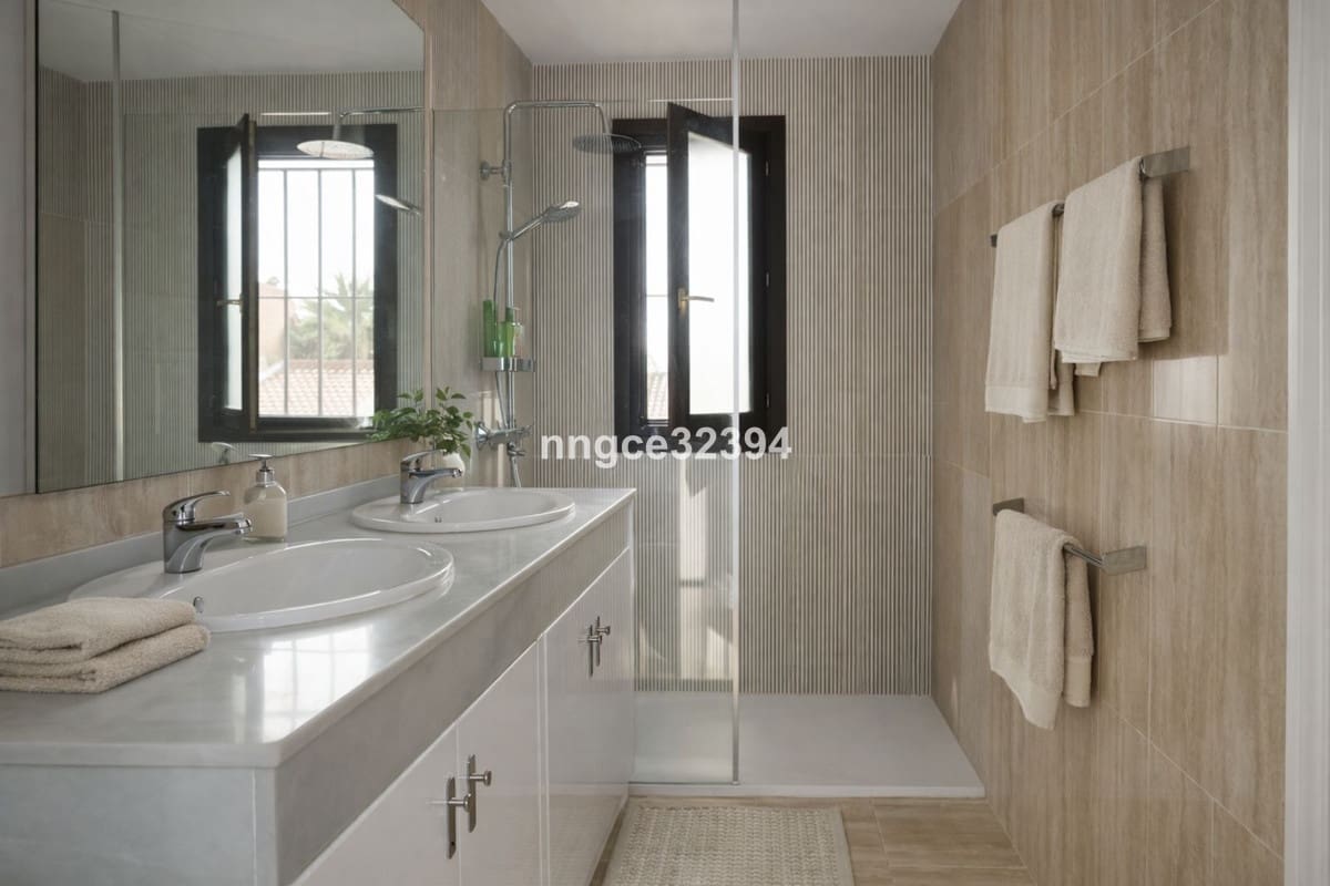 4 soveværelse Semi-Rækkehus til salg i Manilva med swimmingpool garage - € 549.900 (Ref: 9701542)