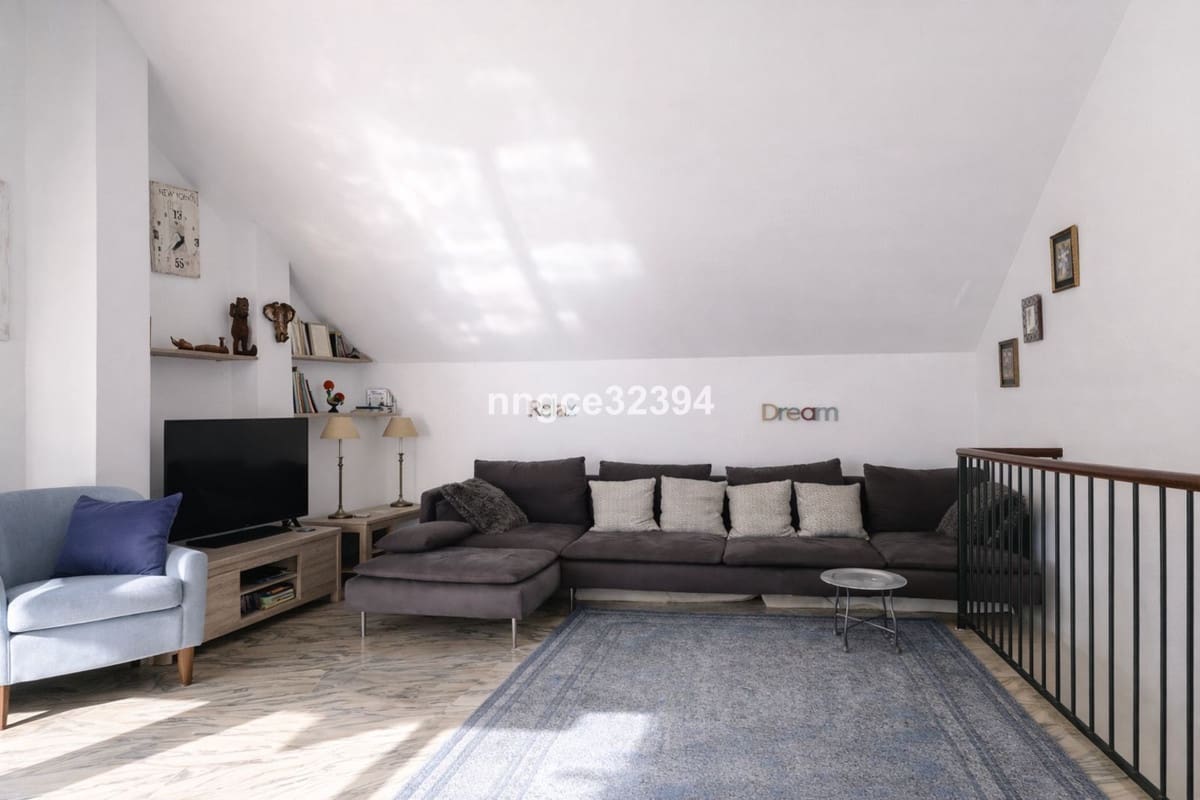 4 soveværelse Semi-Rækkehus til salg i Manilva med swimmingpool garage - € 549.900 (Ref: 9701542)