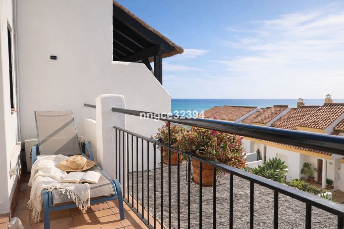 4 soveværelse Semi-Rækkehus til salg i Manilva med swimmingpool garage - € 549.900 (Ref: 9701542)