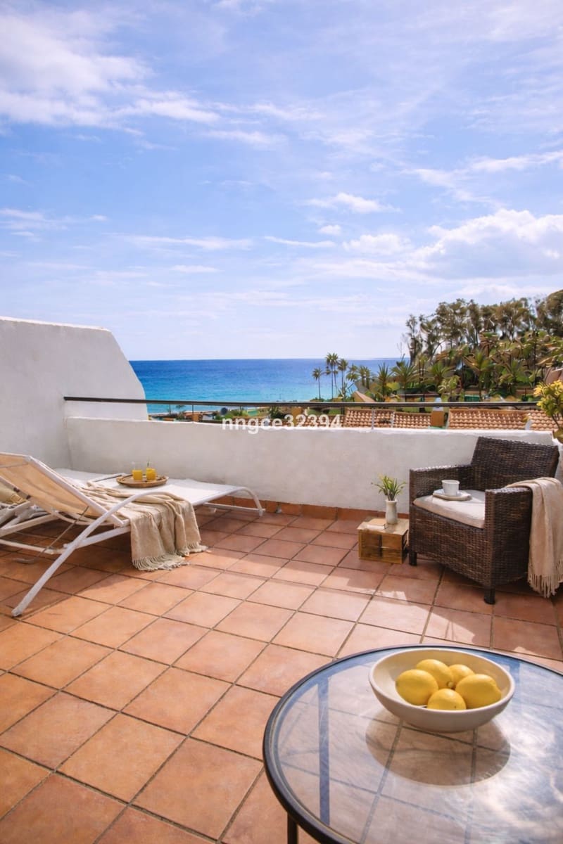 4 soveværelse Semi-Rækkehus til salg i Manilva med swimmingpool garage - € 549.900 (Ref: 9701542)