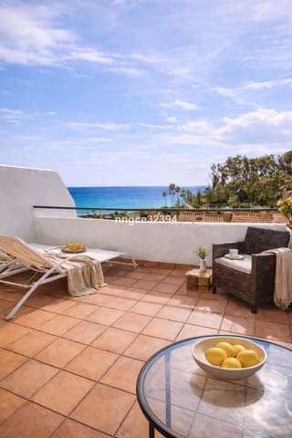 4 soveværelse Semi-Rækkehus til salg i Manilva Pueblo, Manilva med swimmingpool garage - € 549.900 (Ref: 9701542)