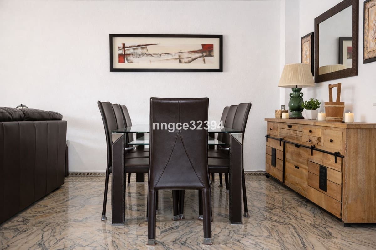 4 soveværelse Semi-Rækkehus til salg i Manilva med swimmingpool garage - € 549.900 (Ref: 9701542)