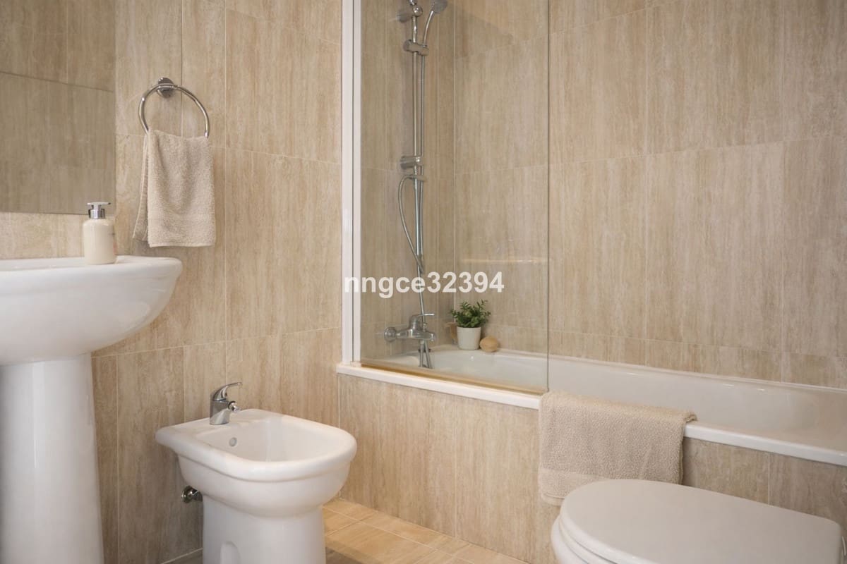 4 soveværelse Semi-Rækkehus til salg i Manilva med swimmingpool garage - € 549.900 (Ref: 9701542)