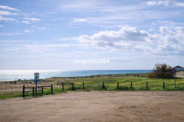 4 soveværelse Semi-Rækkehus til salg i Manilva Pueblo, Manilva med swimmingpool garage - € 549.900 (Ref: 9701542)