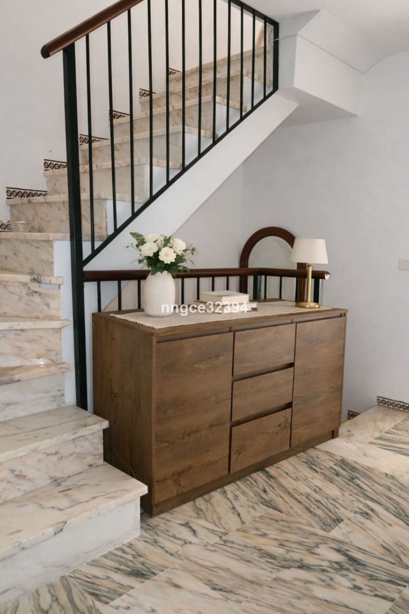 4 soveværelse Semi-Rækkehus til salg i Manilva med swimmingpool garage - € 549.900 (Ref: 9701542)