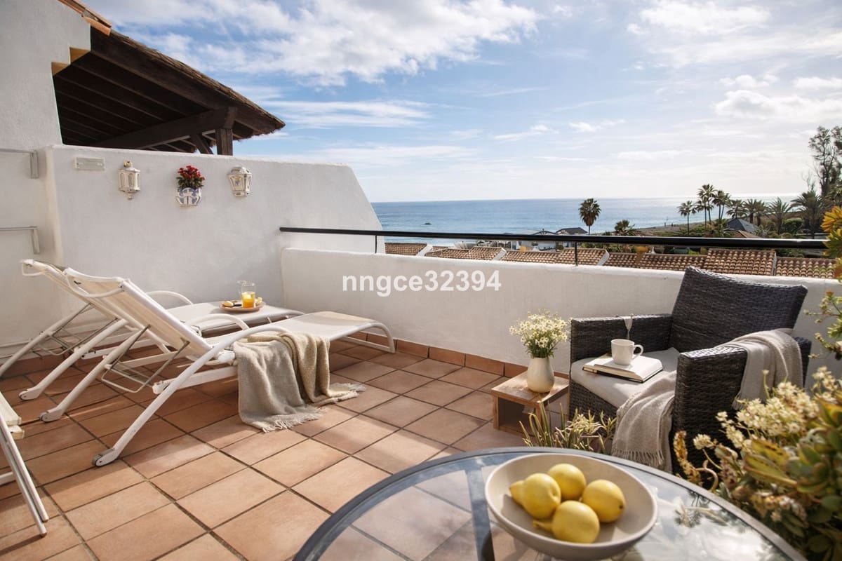 4 soveværelse Semi-Rækkehus til salg i Manilva med swimmingpool garage - € 549.900 (Ref: 9701542)