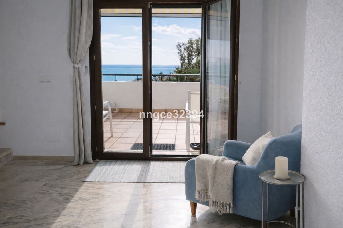 4 soveværelse Semi-Rækkehus til salg i Manilva med swimmingpool garage - € 549.900 (Ref: 9701542)