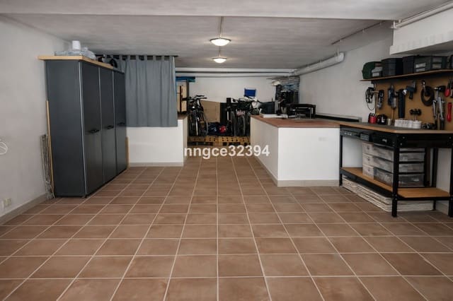 4 soveværelse Semi-Rækkehus til salg i Manilva Pueblo, Manilva med swimmingpool garage - € 549.900 (Ref: 9701542)