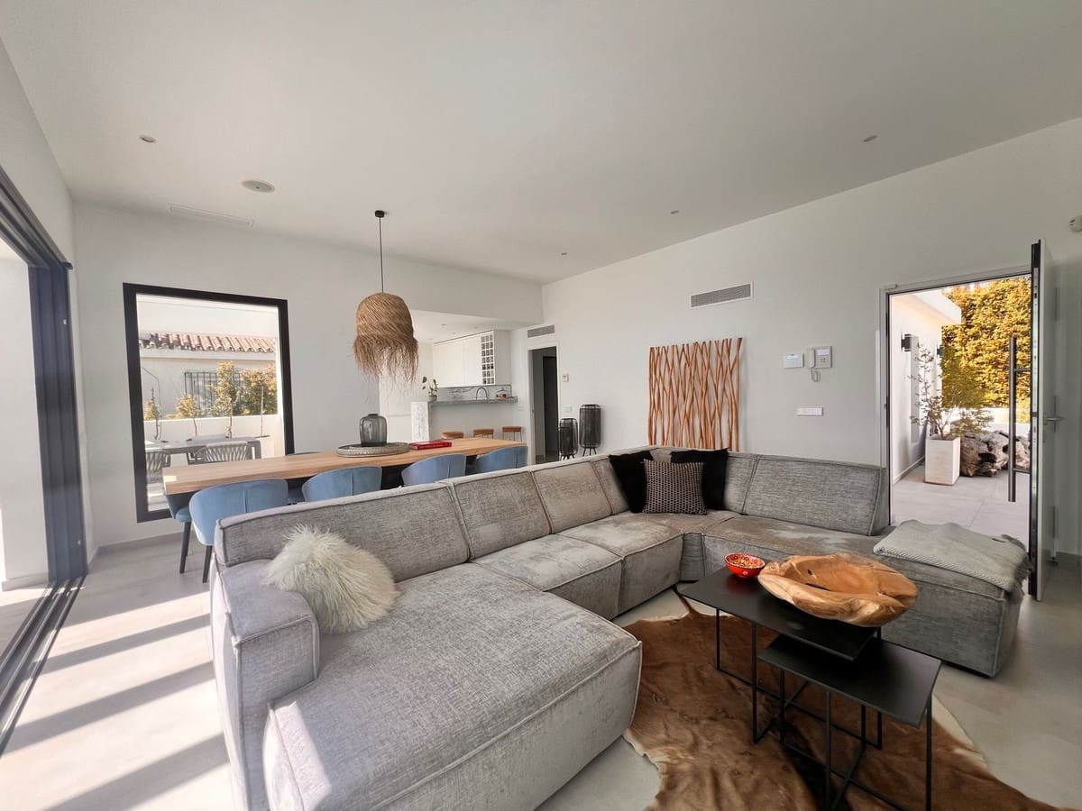 5 soverom Villa til salgs i La Cala de Mijas med svømmebasseng garasje - € 1 450 000 (Ref: 9701544)