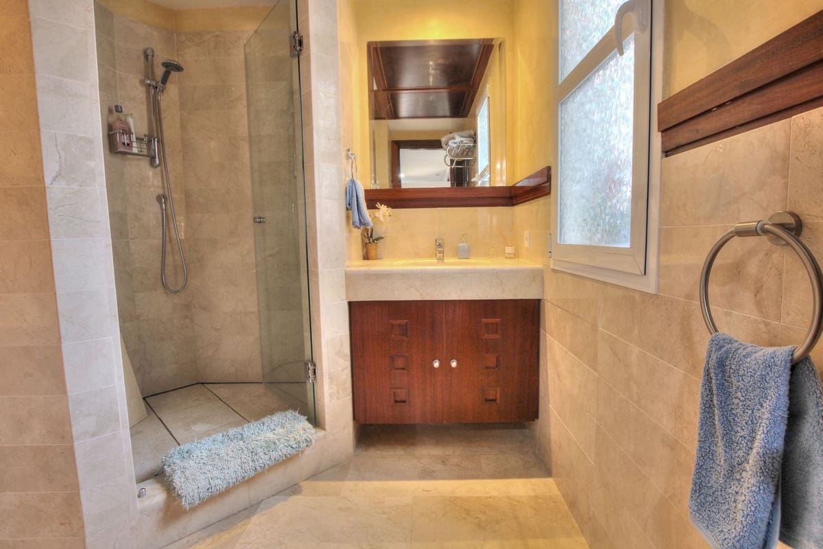 3 sypialnia Dom na sprzedaż w La Cala Golf z basenem garażem - 630 000 € (Ref: 9701545)