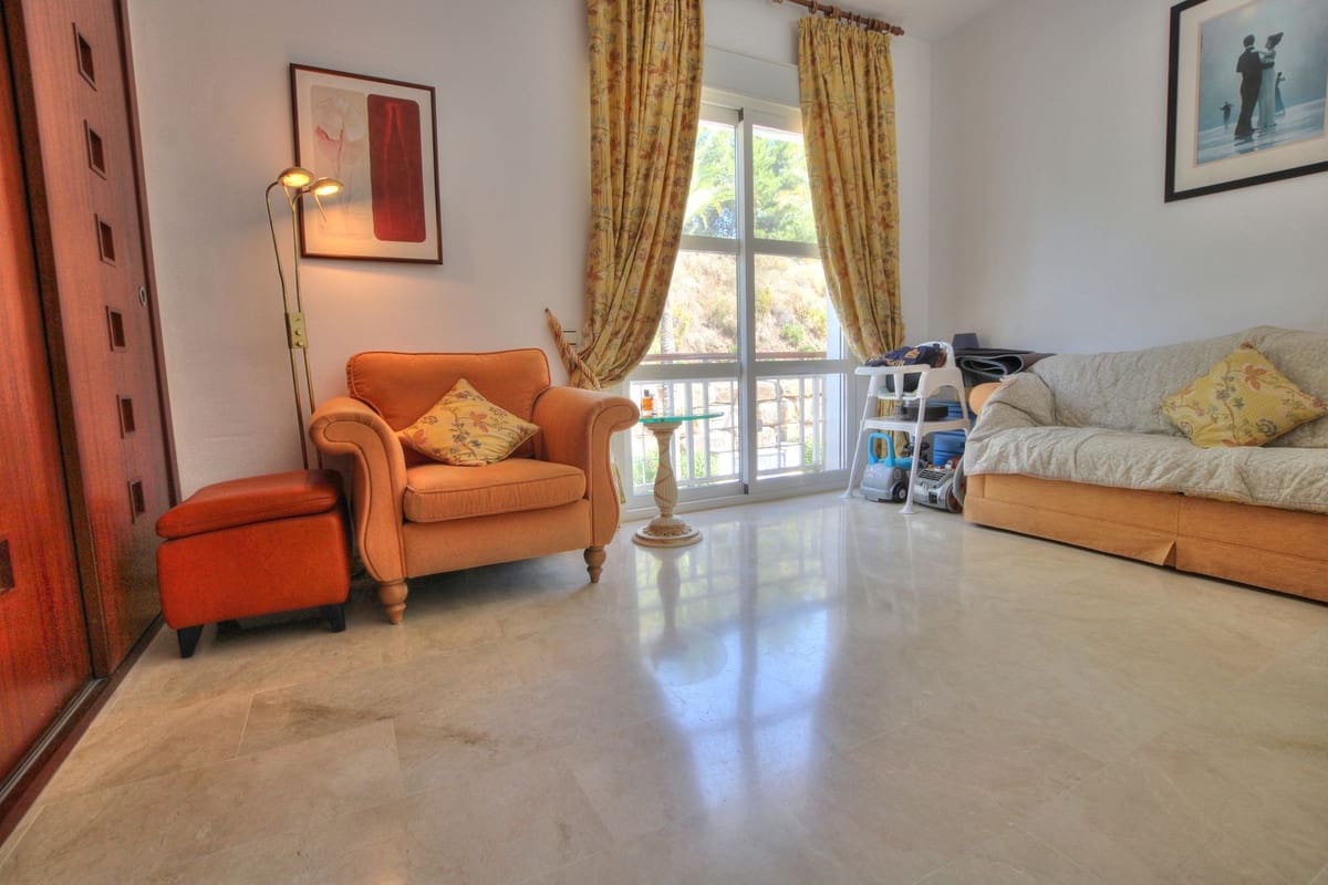 3 sypialnia Dom na sprzedaż w La Cala Golf z basenem garażem - 630 000 € (Ref: 9701545)