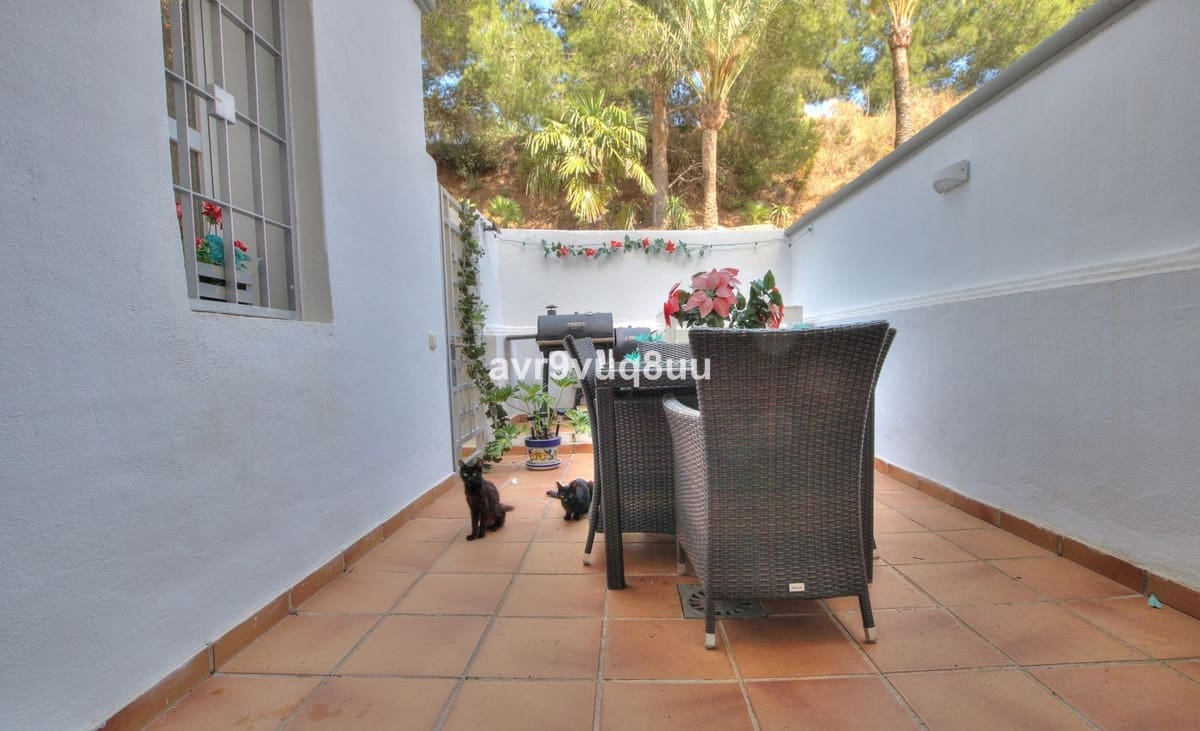 3 soveværelse Byhus til salg i La Cala Golf med swimmingpool garage - € 630.000 (Ref: 9701545)