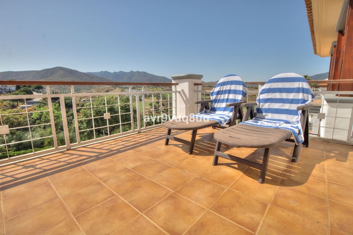 3 soveværelse Byhus til salg i La Cala Golf med swimmingpool garage - € 630.000 (Ref: 9701545)
