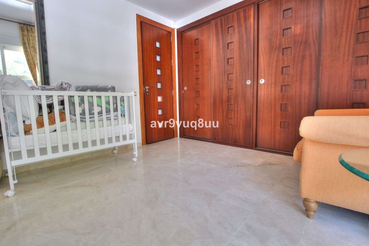 3 soveværelse Byhus til salg i La Cala Golf med swimmingpool garage - € 630.000 (Ref: 9701545)