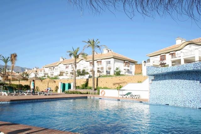 3 soveværelse Byhus til salg i La Cala Golf med swimmingpool garage - € 630.000 (Ref: 9701545)
