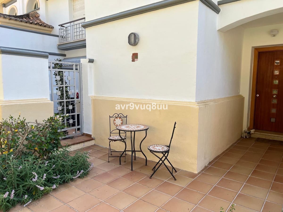 3 soveværelse Byhus til salg i La Cala Golf med swimmingpool garage - € 630.000 (Ref: 9701545)