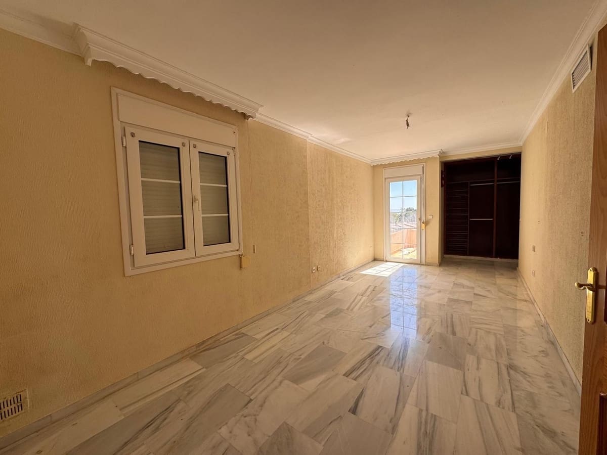 4 sypialnia Willa na sprzedaż w Estepona z basenem garażem - 1 800 000 € (Ref: 9701546)