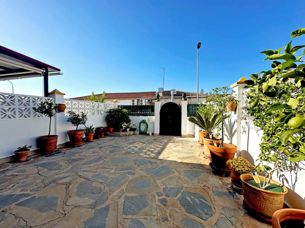 3 Zimmer Haus zu verkaufen in Estepona - 579.000 € (Ref: 9701550)