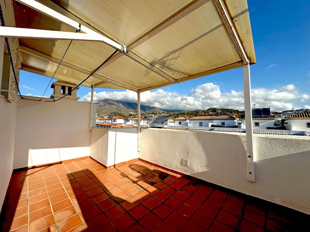 3 Zimmer Haus zu verkaufen in Estepona - 579.000 € (Ref: 9701550)