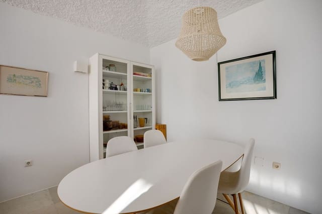 3 sovrum Semi-fristående Villa till salu i Centro, Estepona med pool - 499 000 € (Ref: 9701551)