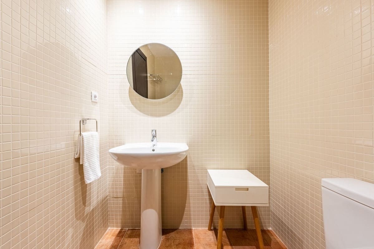 4 soveværelse Semi-Rækkehus til salg i Benahavis med swimmingpool garage - € 550.000 (Ref: 9701552)