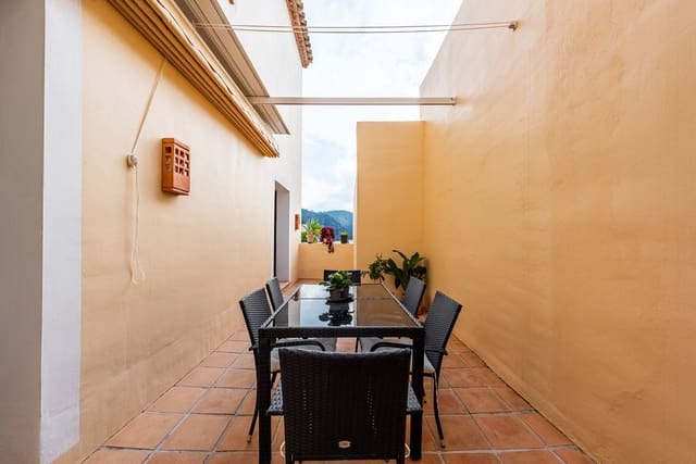 4 soveværelse Semi-Rækkehus til salg i Benahavís pueblo, Benahavís med swimmingpool garage - € 550.000 (Ref: 9701552)