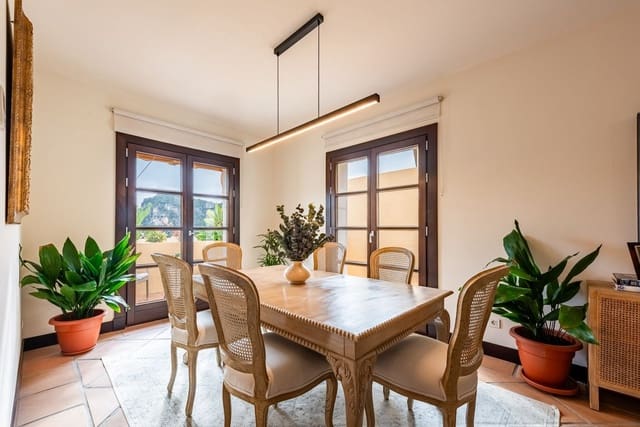 4 soveværelse Semi-Rækkehus til salg i Benahavís pueblo, Benahavís med swimmingpool garage - € 550.000 (Ref: 9701552)