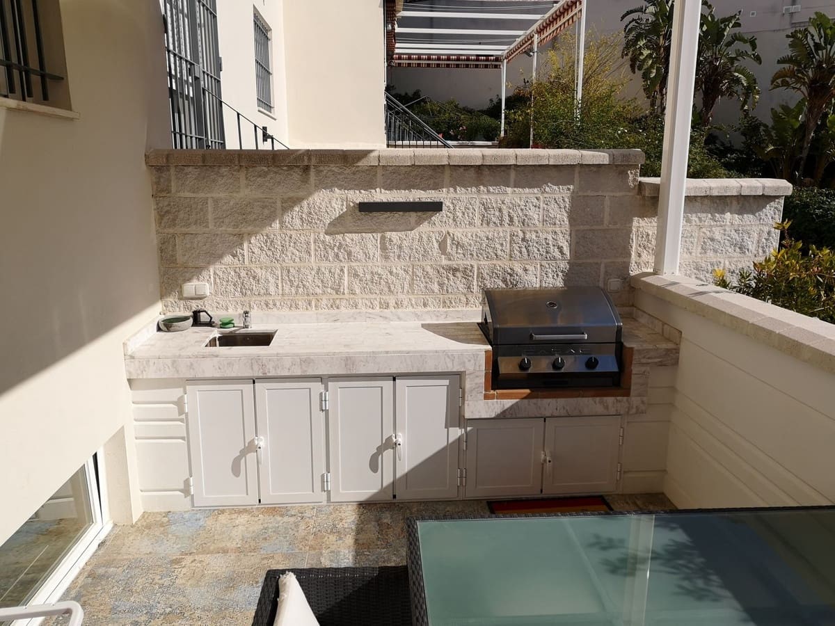 Pareado de 4 habitaciones en Estepona en venta con piscina garaje - 595.000 € (Ref: 9701554)