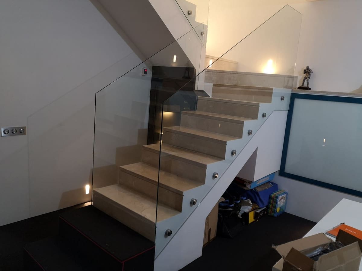 Pareado de 4 habitaciones en Estepona en venta con piscina garaje - 595.000 € (Ref: 9701554)