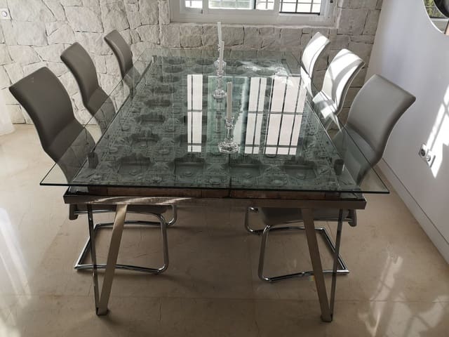 Pareado de 4 habitaciones en Centro, Estepona en venta con piscina garaje - 595.000 € (Ref: 9701554)