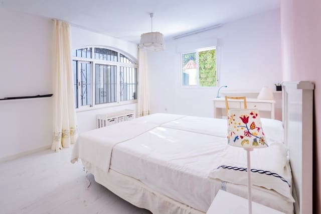 3 chambre Finca/Maison de Campagne à vendre à El Padrón, Estepona avec piscine garage - 695 000 € (Ref: 9701565)