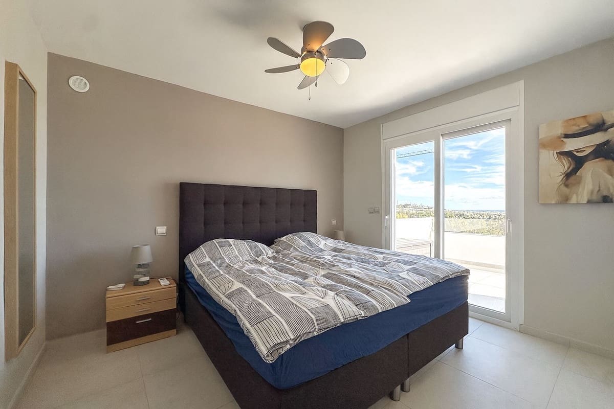 3 Zimmer Villa zu verkaufen in Mijas Costa mit Pool - 1.180.000 € (Ref: 9704994)