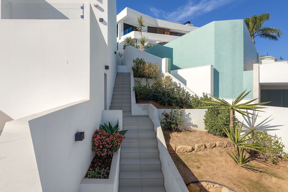 3 Zimmer Villa zu verkaufen in Mijas Costa mit Pool - 1.180.000 € (Ref: 9704994)