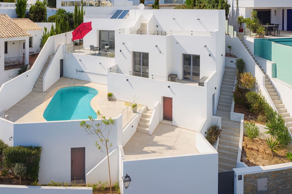 3 Zimmer Villa zu verkaufen in Mijas Costa mit Pool - 1.180.000 € (Ref: 9704994)