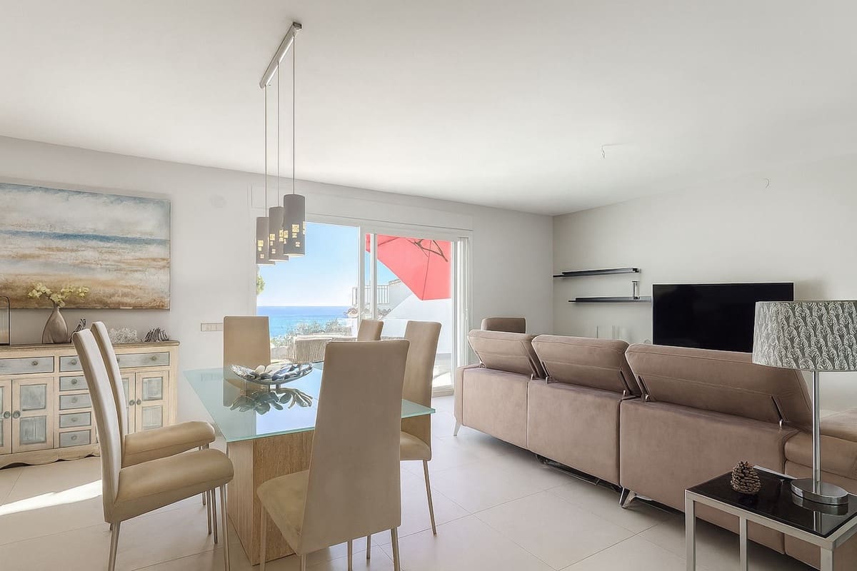 3 Zimmer Villa zu verkaufen in Mijas Costa mit Pool - 1.180.000 € (Ref: 9704994)