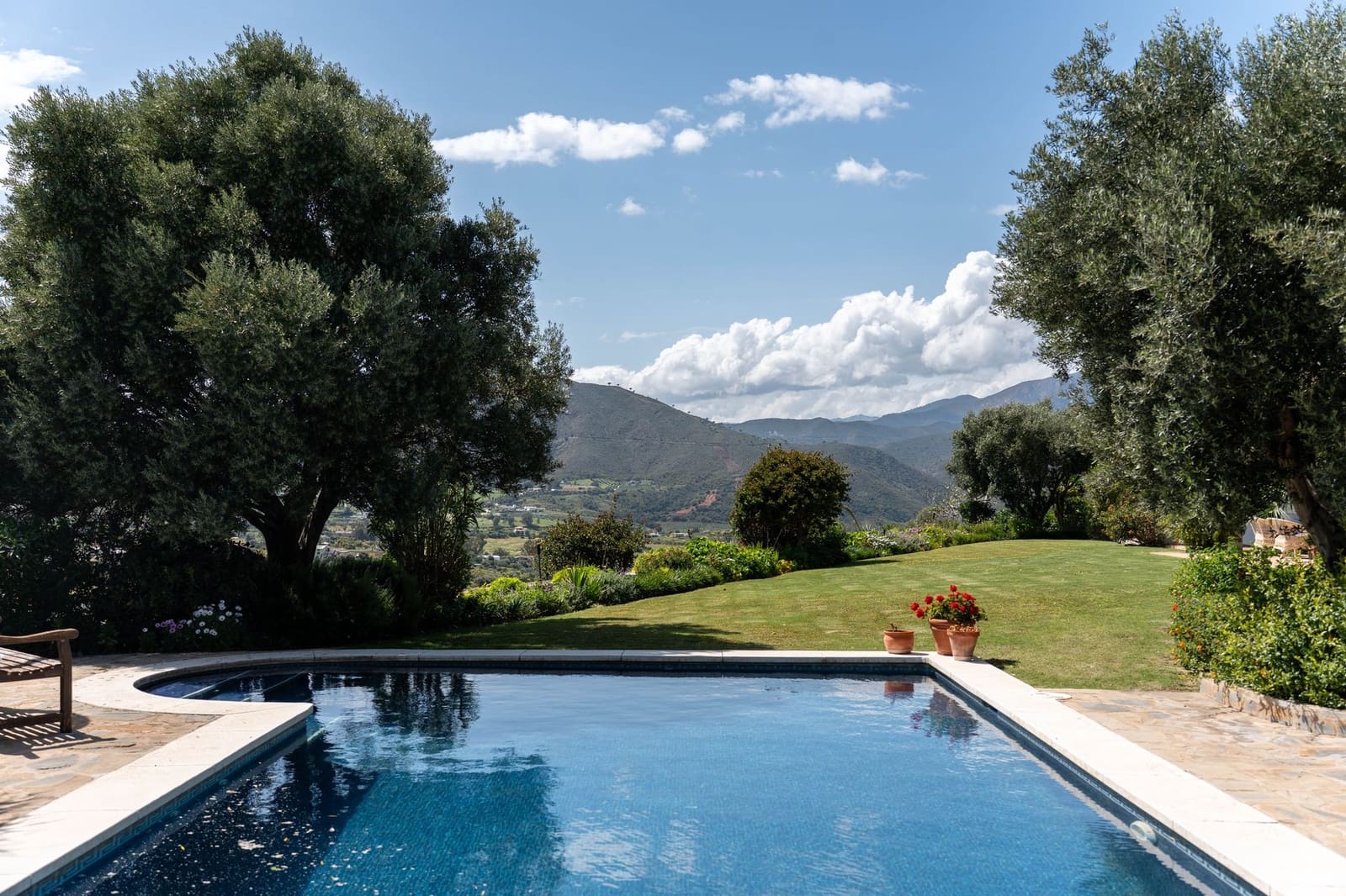 4 Zimmer Villa zu verkaufen in Mijas Costa mit Pool - 1.650.000 € (Ref: 9704997)