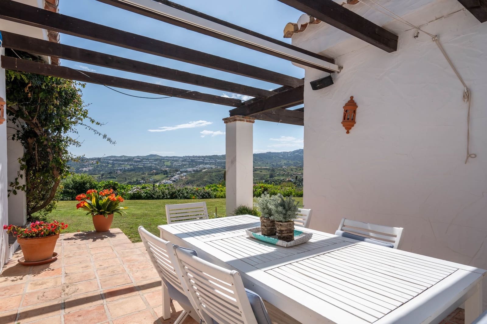 4 Zimmer Villa zu verkaufen in Mijas Costa mit Pool - 1.650.000 € (Ref: 9704997)