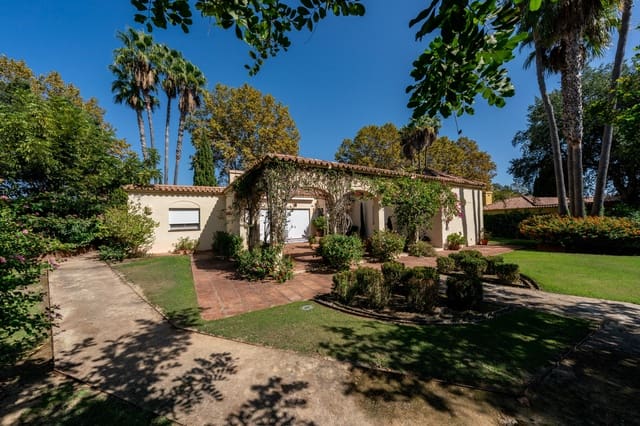 Chalet de 5 habitaciones en Sotogrande, San Roque en venta con piscina - 995.000 € (Ref: 9704998)