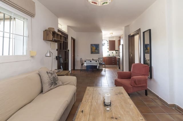 Chalet de 4 habitaciones en Centro, Estepona en venta con piscina - 1.300.000 € (Ref: 9704999)