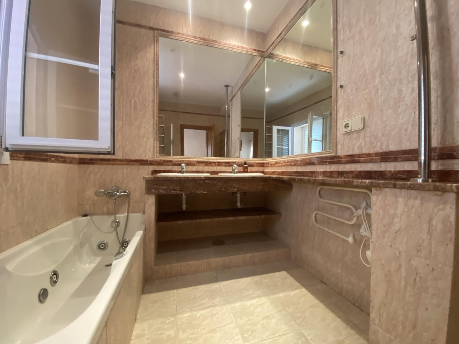 5 chambre Villa/Maison à vendre à Sotogrande avec piscine - 1 450 000 € (Ref: 9705002)