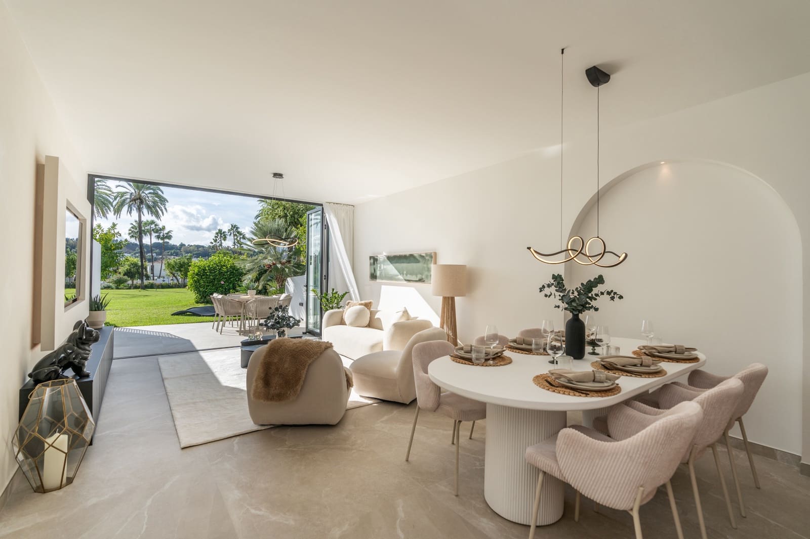 4 bedroom Townhouse for sale in Nueva Andalucia with pool - € 1,499,000 (Ref: 9705003)