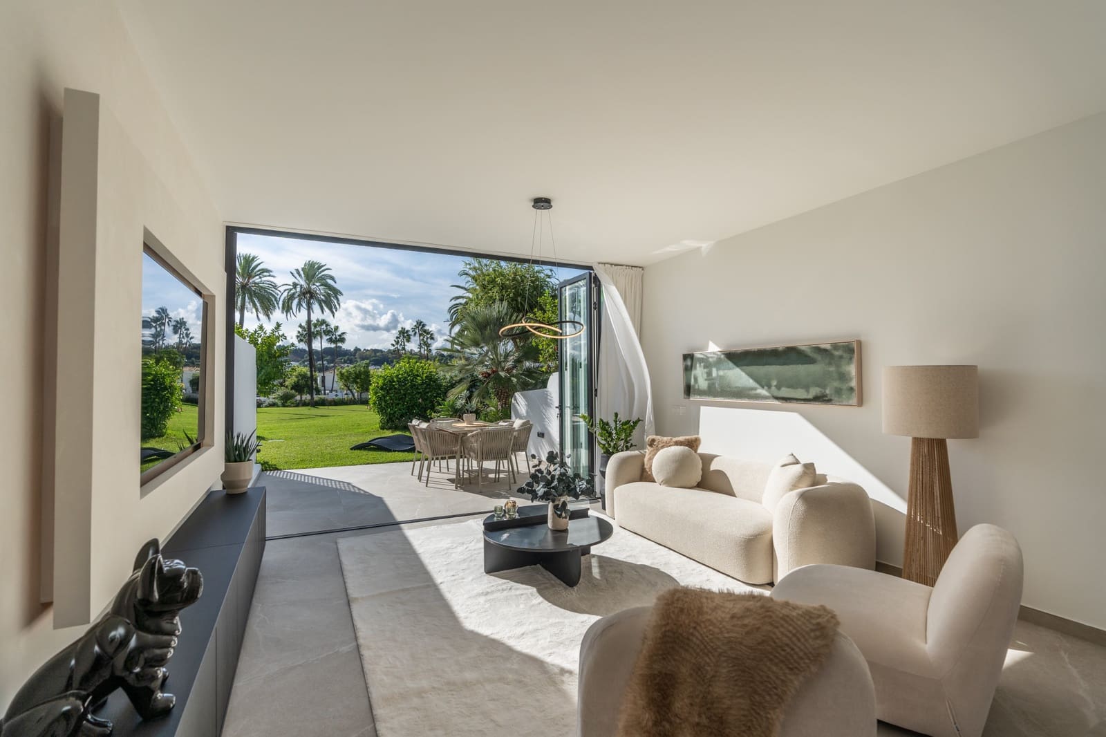 4 bedroom Townhouse for sale in Nueva Andalucia with pool - € 1,499,000 (Ref: 9705003)